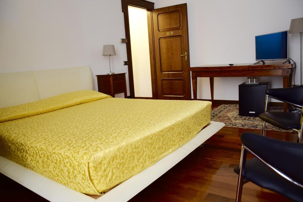 Ball Apartments Loc 04163 Verona Room photo